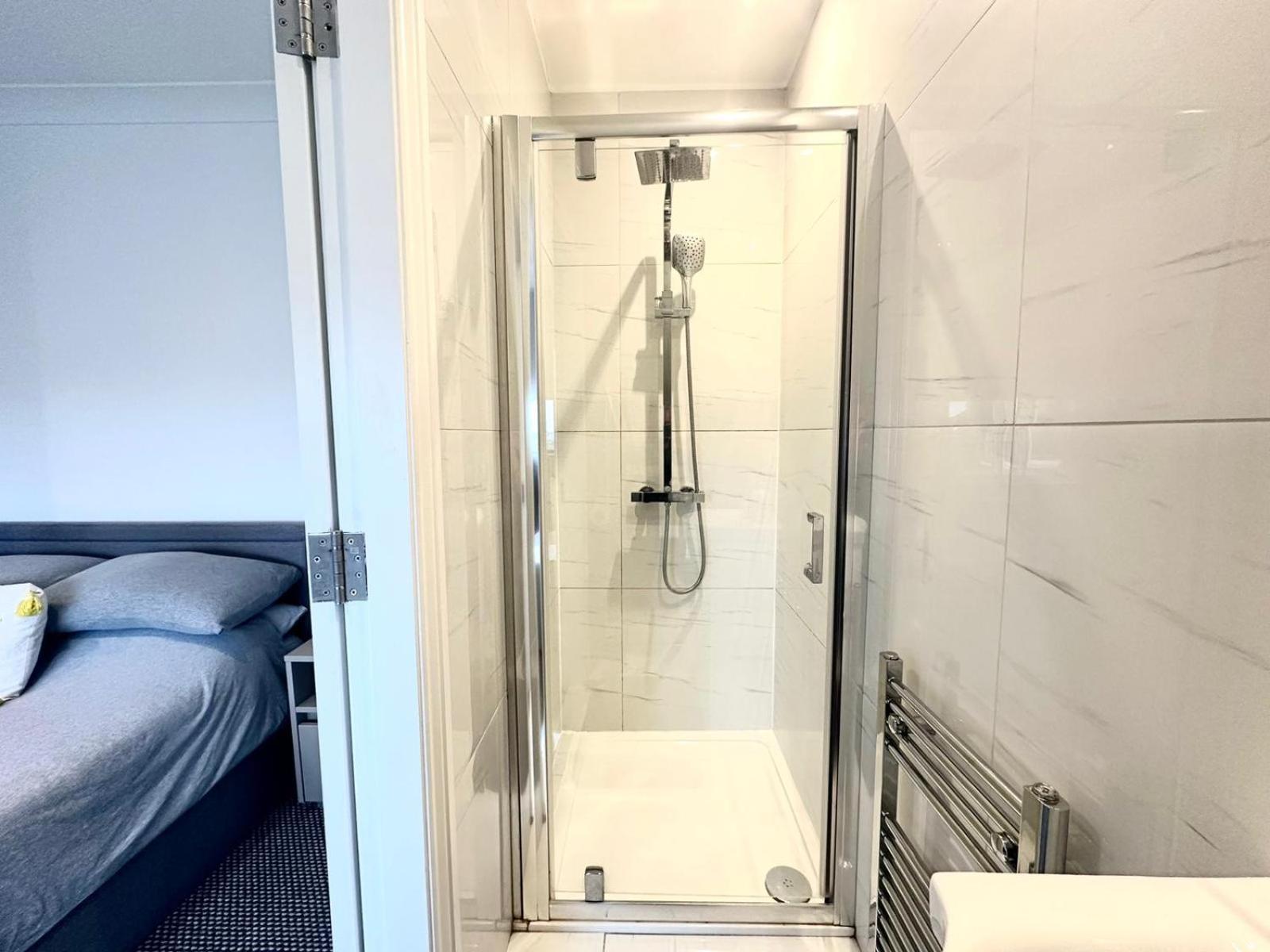 Stylish Modern, Private Apartment,15 Mins To Central London Hendon Exterior photo